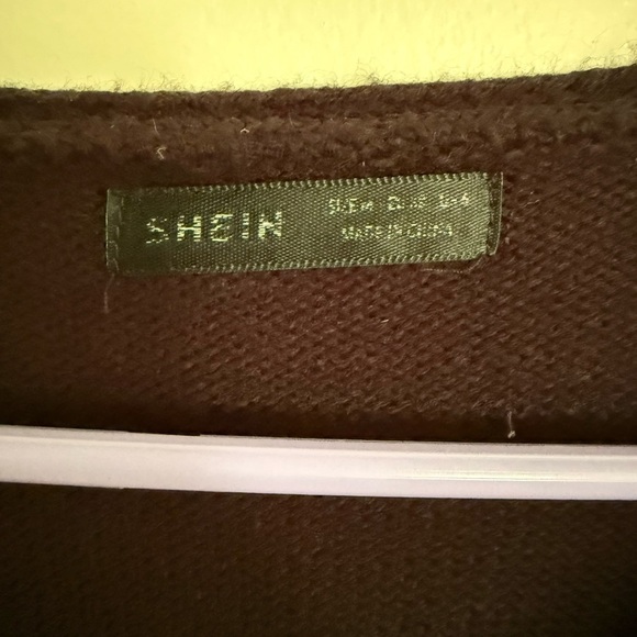 Black V-Neck Sweater with Cream Floral Design, Size Large - Picture 4 of 5